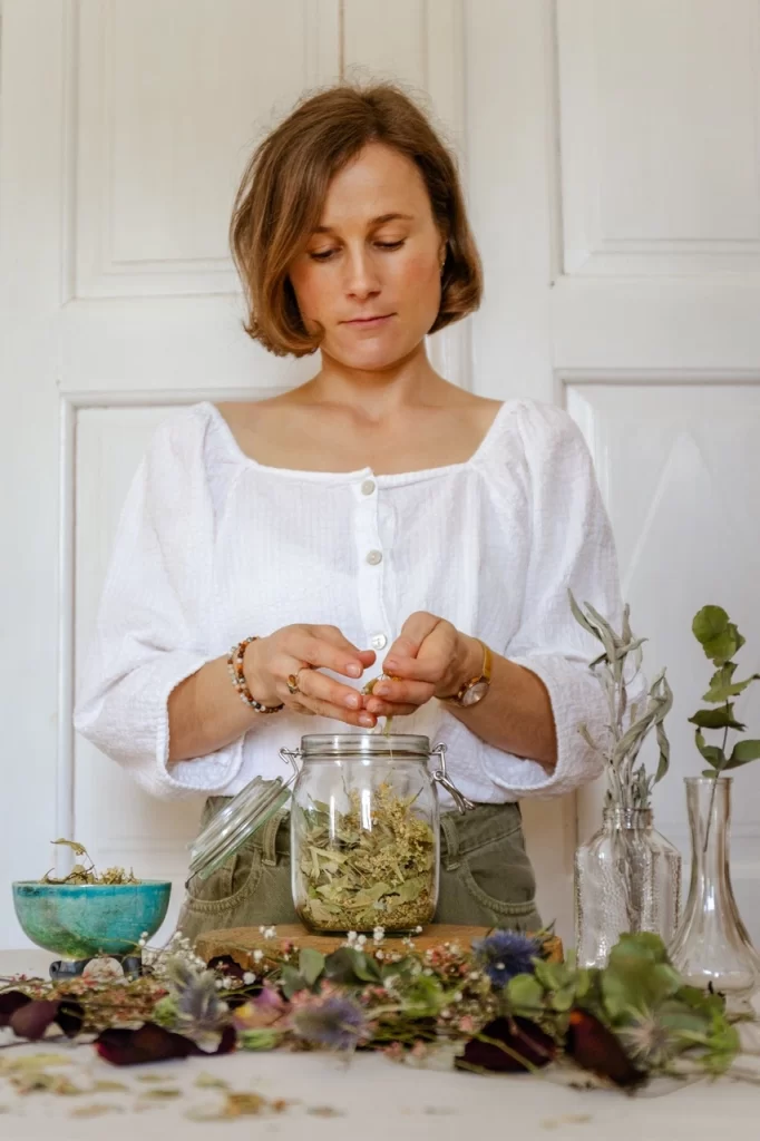 Adriana Škodová, aromaterapie, byliny, lékárnice, aromaterapeutka